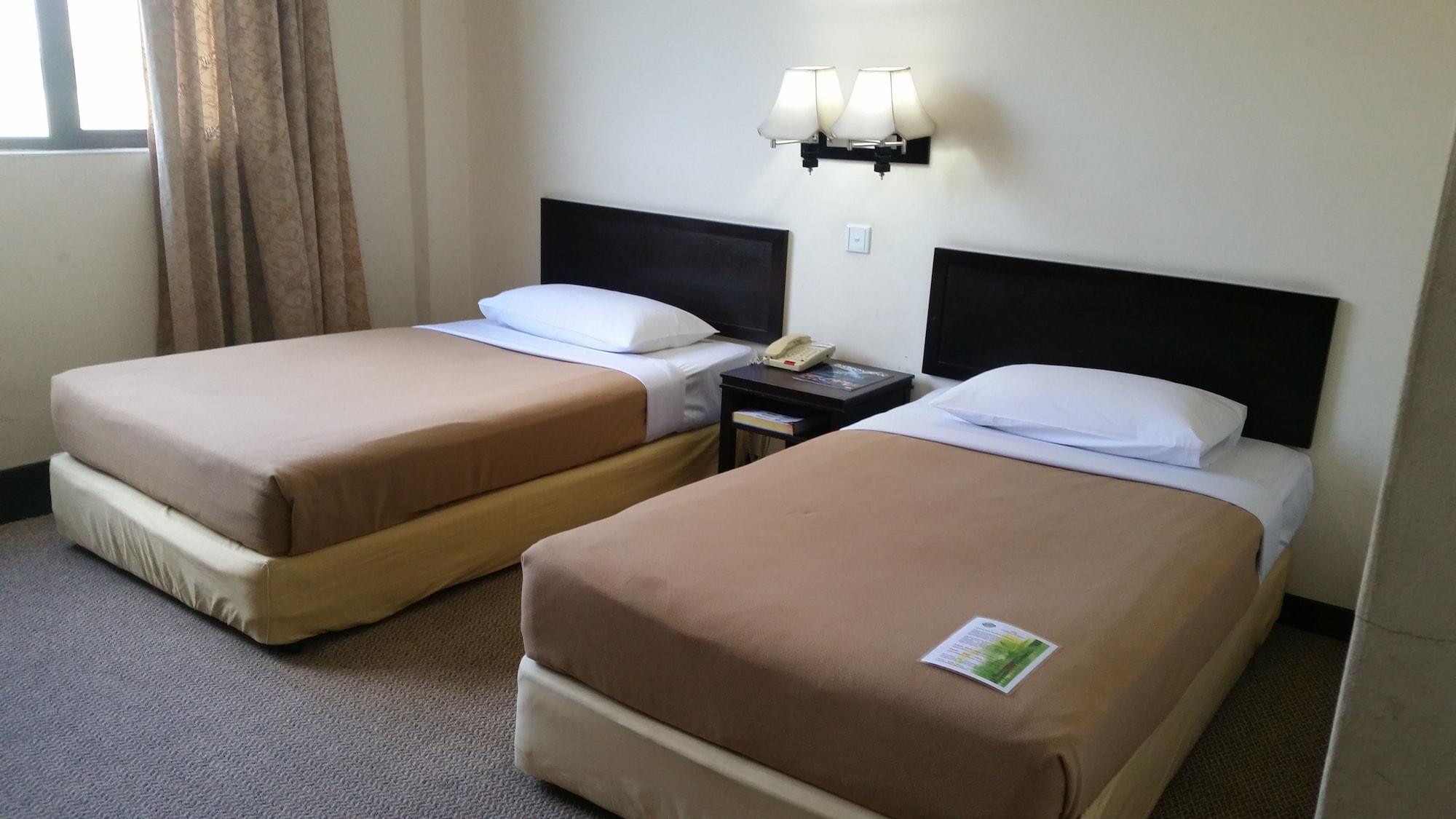 คาร์ลตัน โฮเต็ล ชะฮ์อาลัม Hotel ชาห์อาลัม ภายนอก รูปภาพ