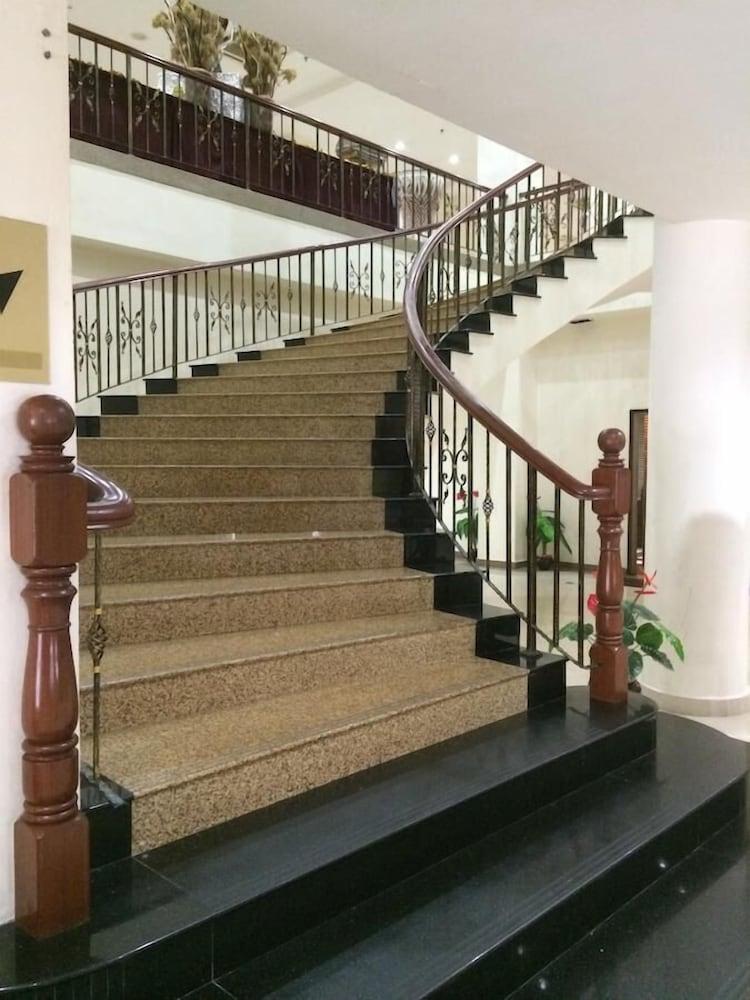 คาร์ลตัน โฮเต็ล ชะฮ์อาลัม Hotel ชาห์อาลัม ภายนอก รูปภาพ