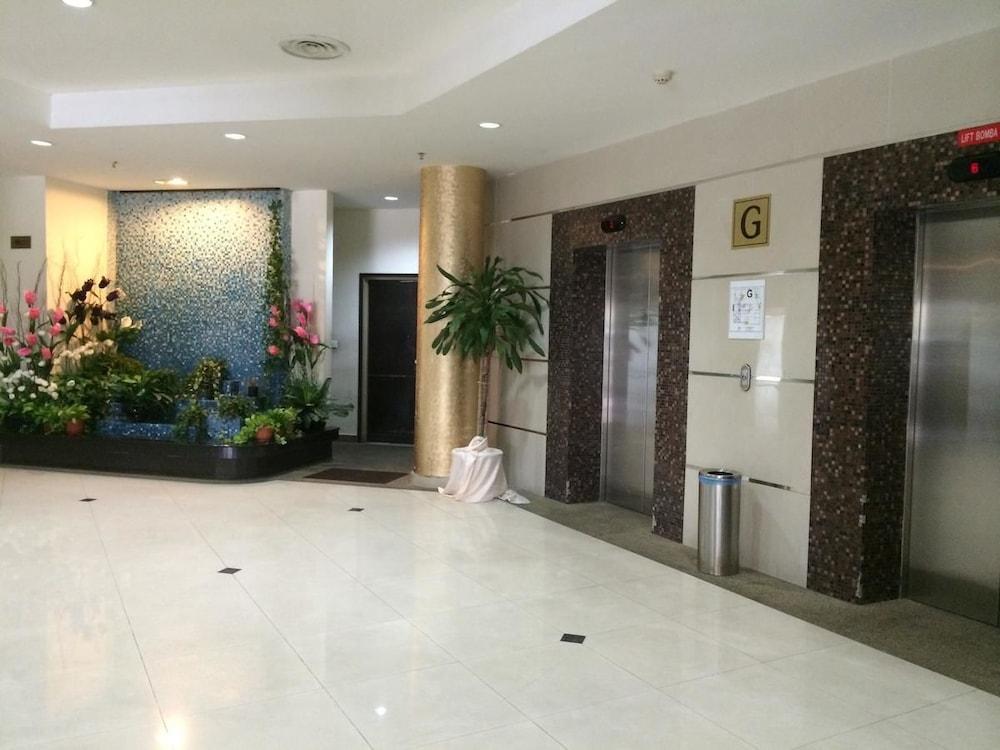คาร์ลตัน โฮเต็ล ชะฮ์อาลัม Hotel ชาห์อาลัม ภายนอก รูปภาพ
