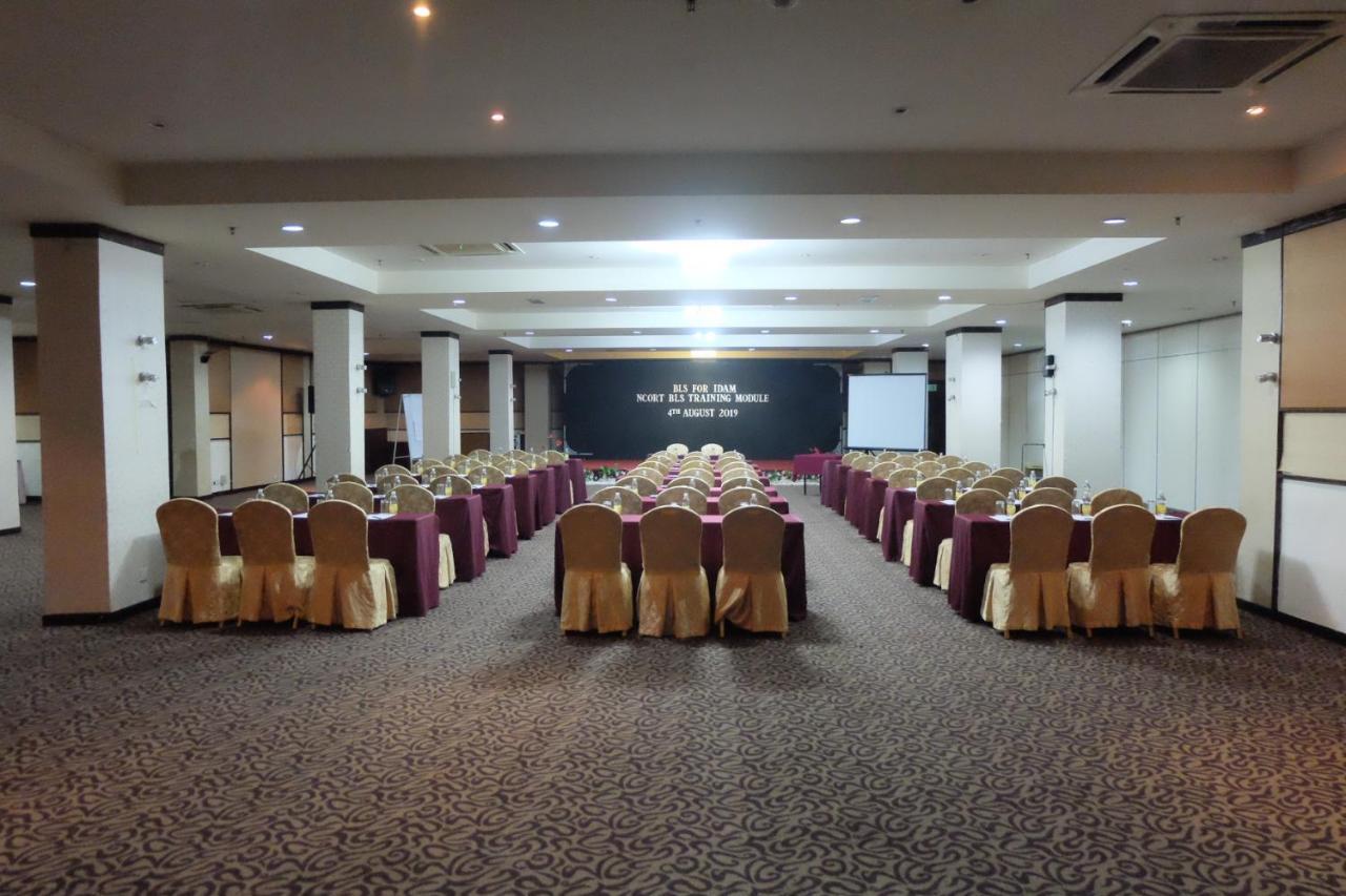 คาร์ลตัน โฮเต็ล ชะฮ์อาลัม Hotel ชาห์อาลัม ภายนอก รูปภาพ